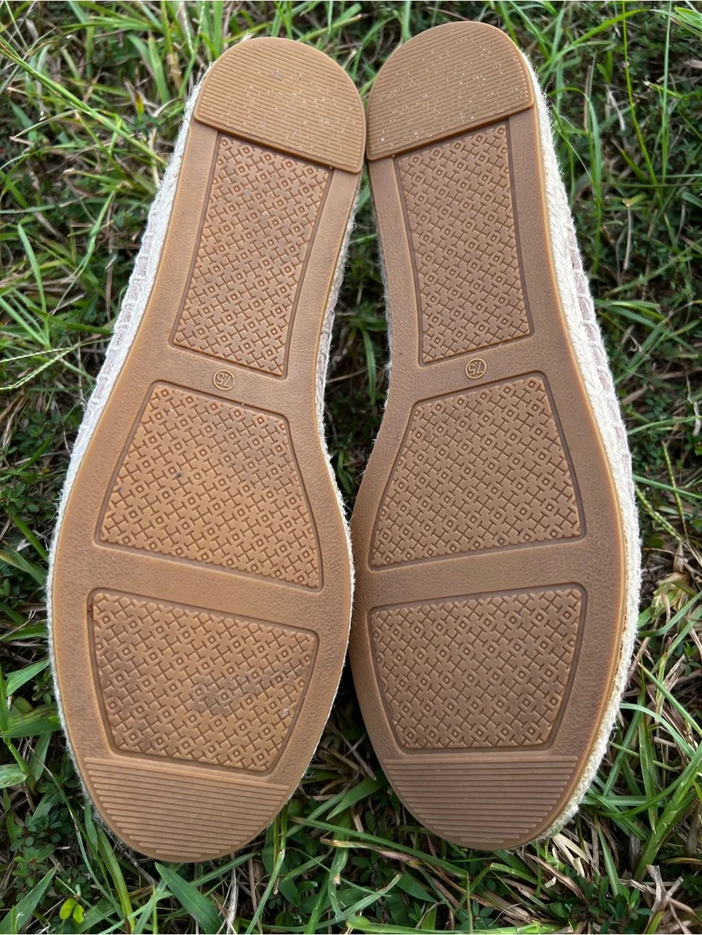 CLEAN Tory Burch size 6 Youth Pink Suede Espadrille Slide
